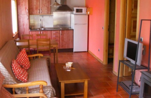 Villalba de la Sierra House | Explore Cabins Los Barrancos - Cozy Retreat with Spa
