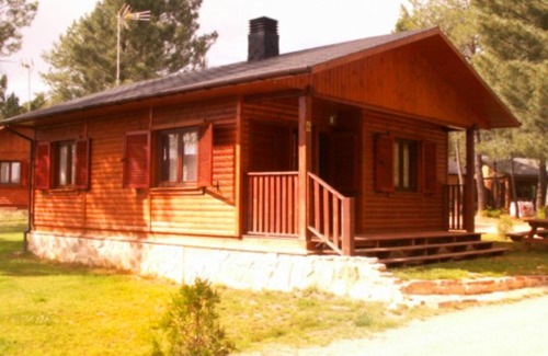 Villalba de la Sierra House | Explore Cabins Los Barrancos - Cozy Retreat with Spa