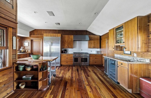 Eck Lane on the Lake Cabin | Cabins on the Lake | 5BR | Boat Dock | Firepit