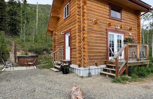Yukon House | Pet-Friendly Retreat at Cabins Over Crag Lake, Rated 8.9