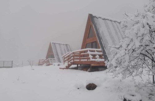 Tsageri House | Cozy Cabins Tvishi Near Khvamli Mountain for Families