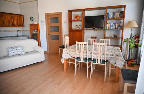 Cabo de Palos Bed & Breakfast | Oceanfront Cabo de Palos Rooms with Pool and Breakfast