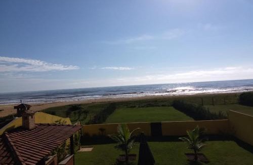 Unamar House | Oceanfront Cabo Frio with Pool & Spectacular Views
