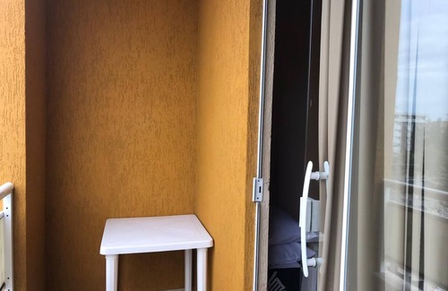 Jardim Caicara Apartment | Budget-Friendly Suite in Cabo Frio with Spa & Kitchen