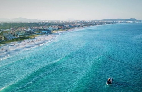 Foguete Apartment | Budget-Friendly Suite 09 in Cabo Frio with Pool & Spa