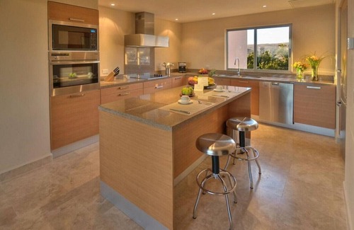 Jimenez Condo | Modern Cabo Real 3 BR Condo with Oceanfront Pool & Spa