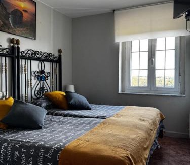 Gozon House | Pet-Friendly Apartamentos Casa Carola with Oceanfront Views