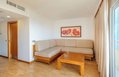 Cala Bona Hotel | Discover Aparthotel Cap de Mar: Ocean View & Spa Retreat