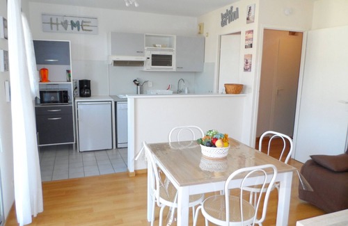 Cabourg Apartment | Elegant 1-Bedroom Apartment Cabourg with Oceanfront Views