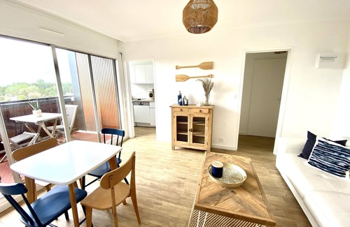 Cabourg Apartment | Beachfront Cabourg: Ocean View Rooms & Pet-Friendly Stays