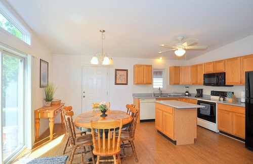 Berkeley Springs House | Ideal Cacapon Connected Workplace Retreat for All Travelers