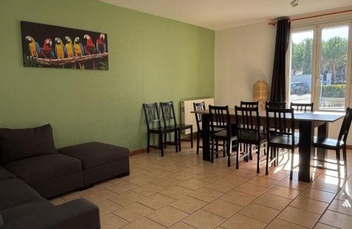 Saint-Aignan House | Family-Friendly Cacatoès: Pet and Child Friendly Retreat