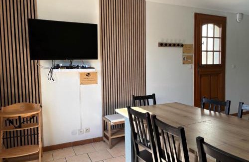 Saint-Aignan House | Family-Friendly Cacatoès: Pet and Child Friendly Retreat