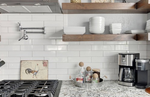 Paso Robles Cottage | Exceptional Cactus Casa: Pet-Friendly with Chef's Kitchen