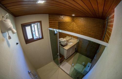 Lumiar Cabin | Inviting Cactus Chalé: Oceanfront Haven with Hot Tub