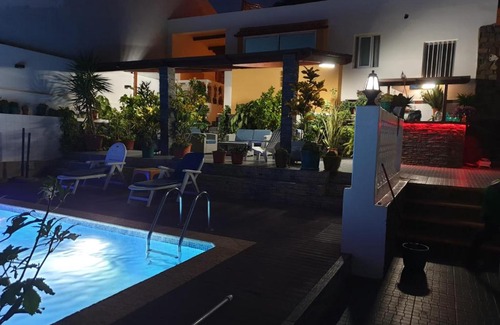 Cidade Velha House | Cozy Cactus Guest House with Pool and Ocean View