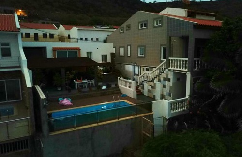Cidade Velha House | Cozy Cactus Guest House with Pool and Ocean View