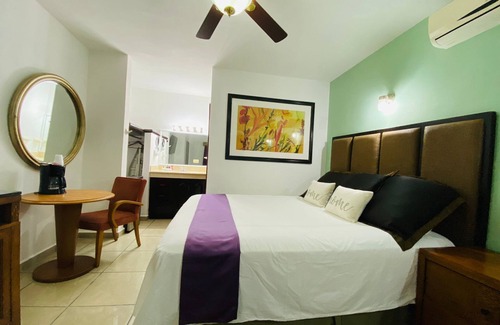 San Jose del Cabo Hotel | Discover Cactus Inn Los Cabos: Poolside Family Escape