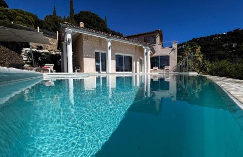Le Rayol Villa | Elegant Cactus Villa: Pool, Ocean View & Game Room Retreat