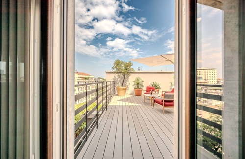 Porta Venezia Apartment | Discover Cadamosto Art Penthouse: Rooftop Retreat Awaits
