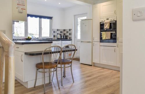 Carlyon Bay House | Pet-Friendly Retreat: Caddie - Uk11038 with 9/10 Rating