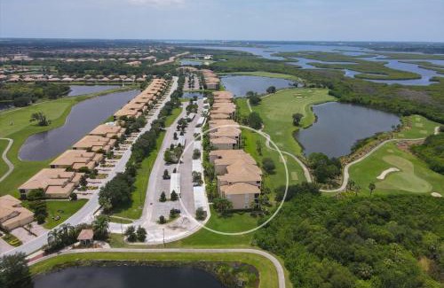 Braden River House | Scenic Caddy's Corner: Golf Course Views in River Strand