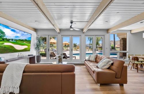 Moon Mountain Vistas House | Family-Friendly Caddy Shack: Pool, Golf Views & Arcade Fun