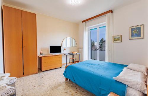 Villaggio degli Sposi Apartment | Convenient Cadelpiero Apt - Ideal for University Visits
