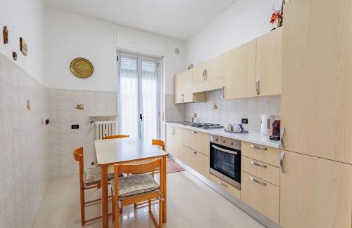 Villaggio degli Sposi Apartment | Convenient Cadelpiero Apt - Ideal for University Visits