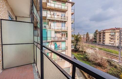 Villaggio degli Sposi Apartment | Convenient Cadelpiero Apt - Ideal for University Visits