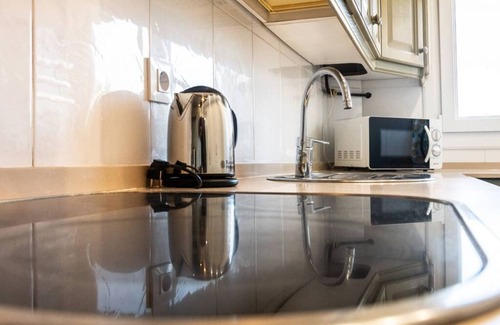 Cadiz House | Top-Rated Cadiz Paradiso Apartment with Spa & Breakfast