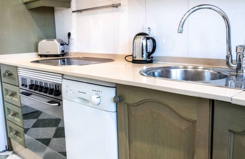 Cadiz House | Top-Rated Cadiz Paradiso Apartment with Spa & Breakfast