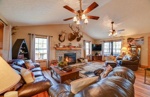 Cadiz House | Relaxing Cadiz Home with Ocean View, Steps from Lake Barkley