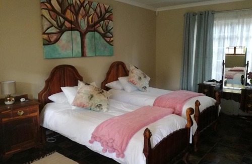 Vryheid House | Cozy Cadle House: Pool, Breakfast & Family-Friendly Stay