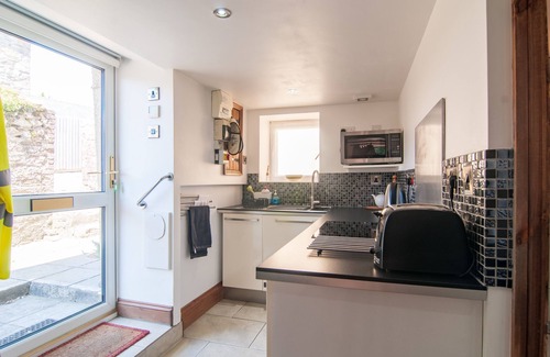 Ivybridge House | Discover Cadleigh Manor B&B: Rated 9.6 with Pool & Spa