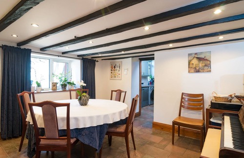Ivybridge House | Discover Cadleigh Manor B&B: Rated 9.6 with Pool & Spa