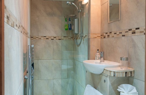 Ivybridge House | Discover Cadleigh Manor B&B: Rated 9.6 with Pool & Spa