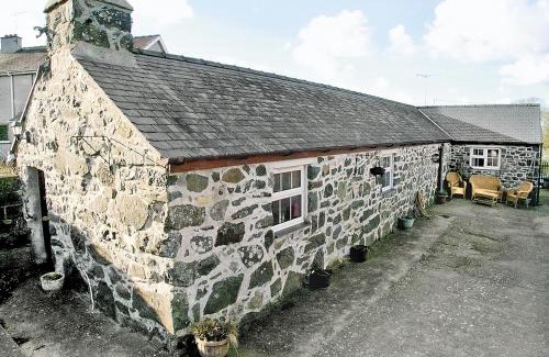 Garn Fadryn House | Cae Bach Cottage