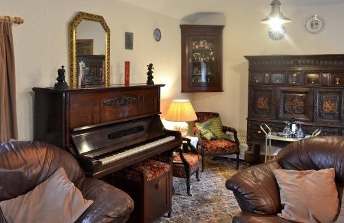 Garn Fadryn House | Cae Bach Cottage