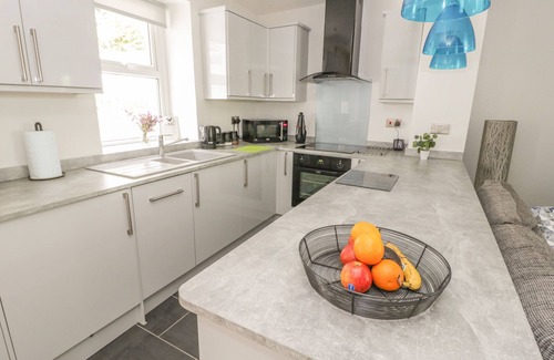 Dwygyfylchi Cottage | CAE BACH: Pet-Friendly Retreat with Ocean Views in Dwygyfylchi