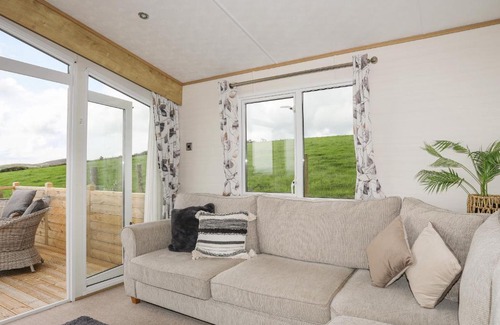 Aberdaron House | Pet-Friendly Retreat at Cae'r Wylan - 4-Star Stay Awaits!
