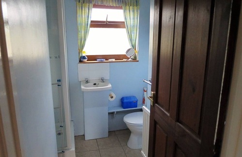 Llangynidr House | Family-Friendly Stay at Cae y Rhedyn Annexe - Rated 9.8