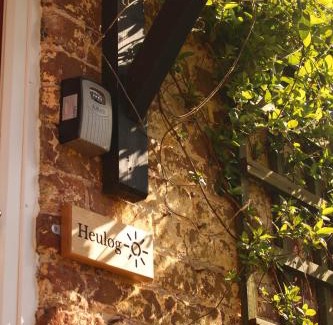 Hendrerwydd House | Heulog Cottage: King Bed & Private Hot Tub, Rated 9.8