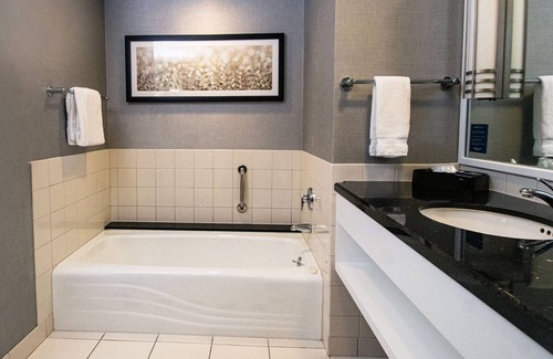 Windsor Hotel | Experience Caesars Windsor: 4-Star Comfort & Great Amenities
