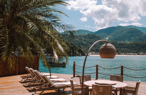 Caetes House | Experience Comfort at CAETÉS HOUSE with Private Pool