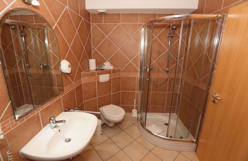 Stade Hotel | Cozy Stay at Café & Hotel am Holzhafen with Spa & Breakfast