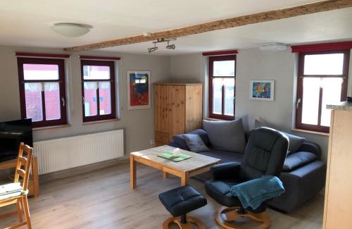 Plaue Apartment | Discover Café Landart: Pet-Friendly Escape in Thüringer Finistère