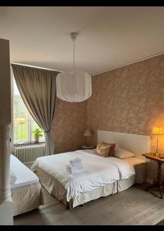 Ronneby House | Relaxing Getaway at Café Mandeltårtan B&B with Hot Tub