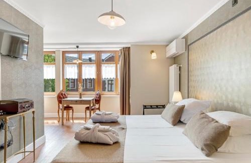 Borgloon Bed & Breakfast | Pet-Friendly Café René Borgloon with Top-Rated Dining