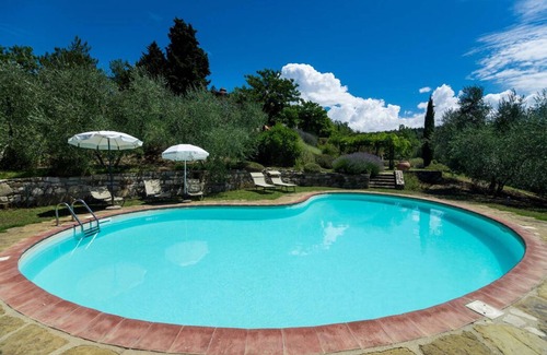 Pontassieve Villa | Exclusive Villa with Ocean View, Pool & Spa Amenities
